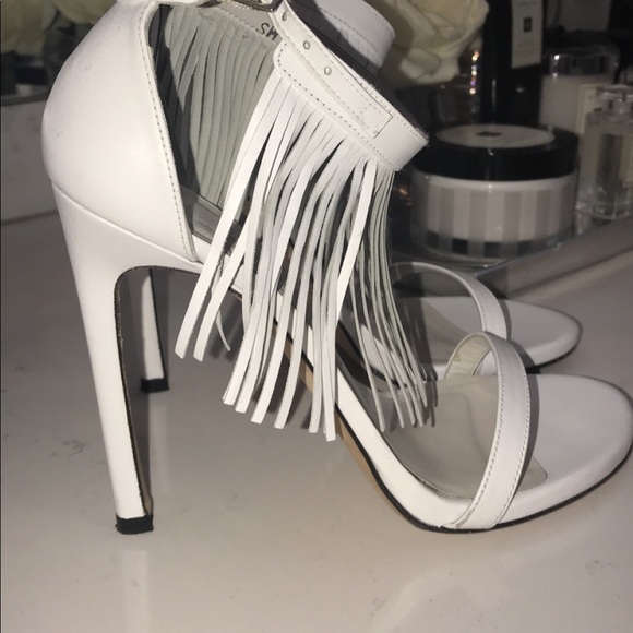 Stuart Weitzman Lovefringe Leather Sandals - Picture 4 of 7